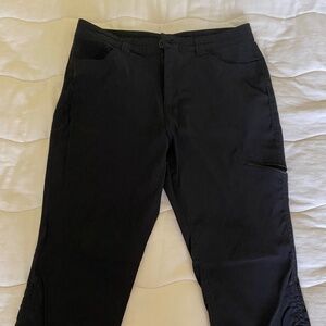 Eddie Bauer Rainier Capris Size 10 Black